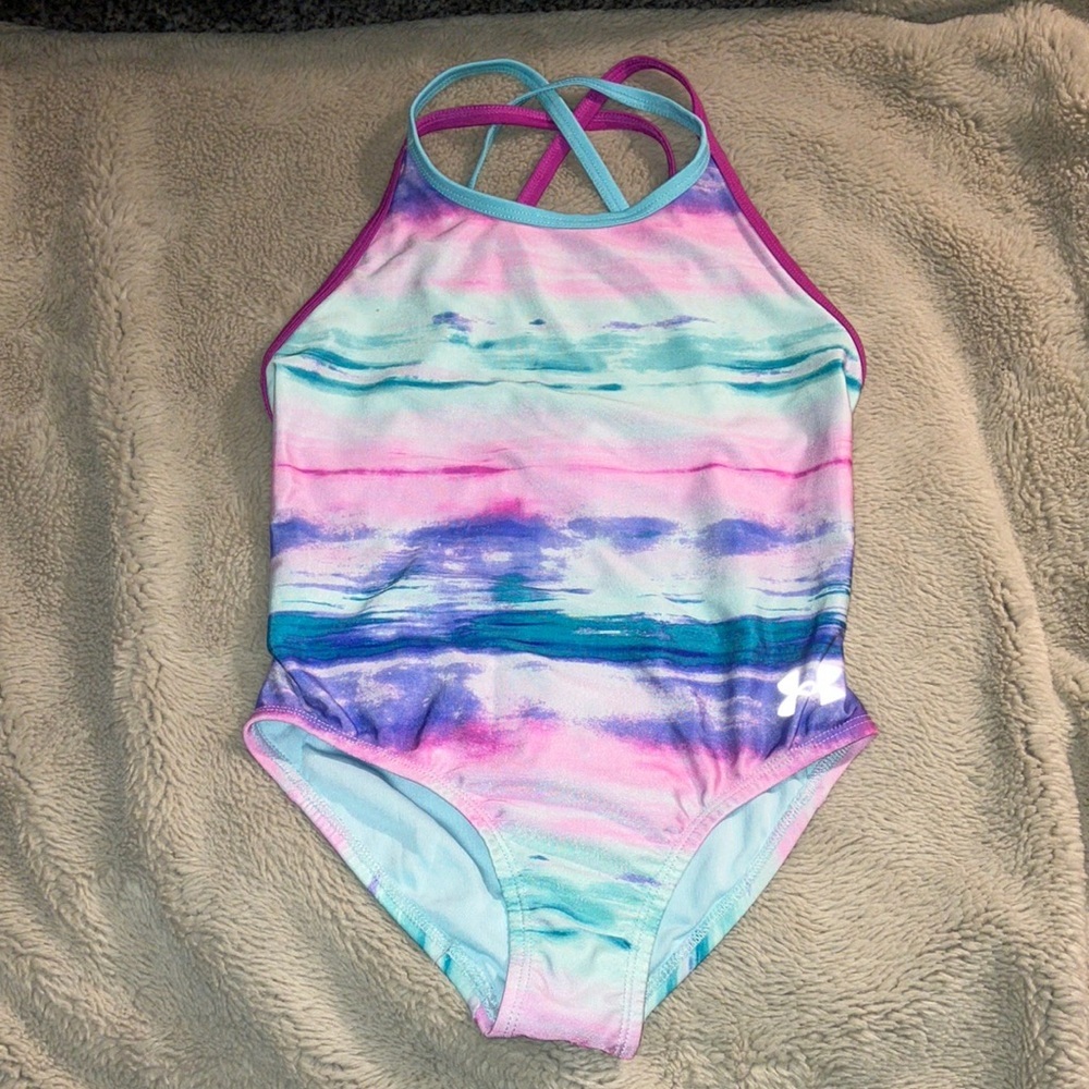 🔹4 for $30 Under Armour One Piece Swimsuit, Size 7